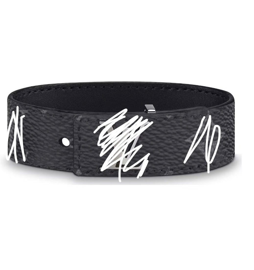 “Fashion bracelet”